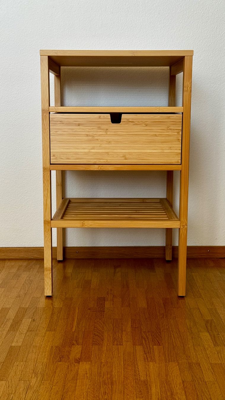 Ikea Comodini: Nordkisa Nachttisch – Usato da Zürich venduto da riedejo