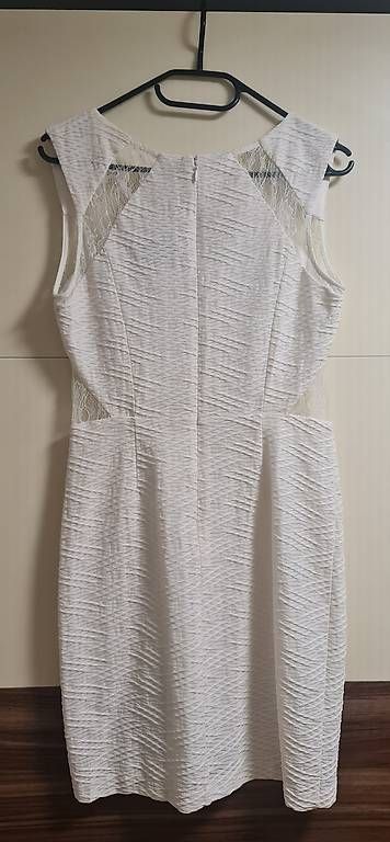 Robes: Guess, Etuikleid mit Spitze, weiss, neu – D'occasion à Ruggell par amhu 1