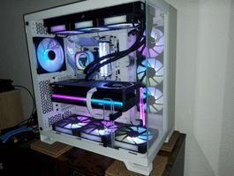 PC gaming Ultra High End AMD R9 9950x3D/ASTRAL RTX 5080/32Gb