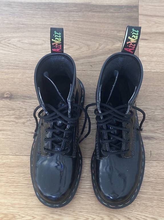 Scarpe da donna: Dr. Martens 1460 Rainbow – Usato da St. Gallen venduto da fla_j5jj 3