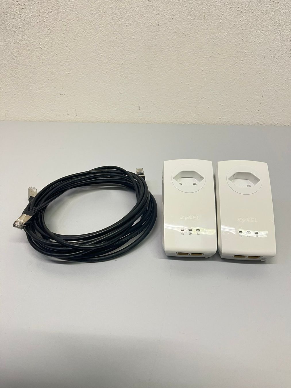 Zyxel Unità & Adattatore: Zyxel Powerline Starter Kit 1000 Mbit/s – Usato da Hochdorf venduto da av-electronics