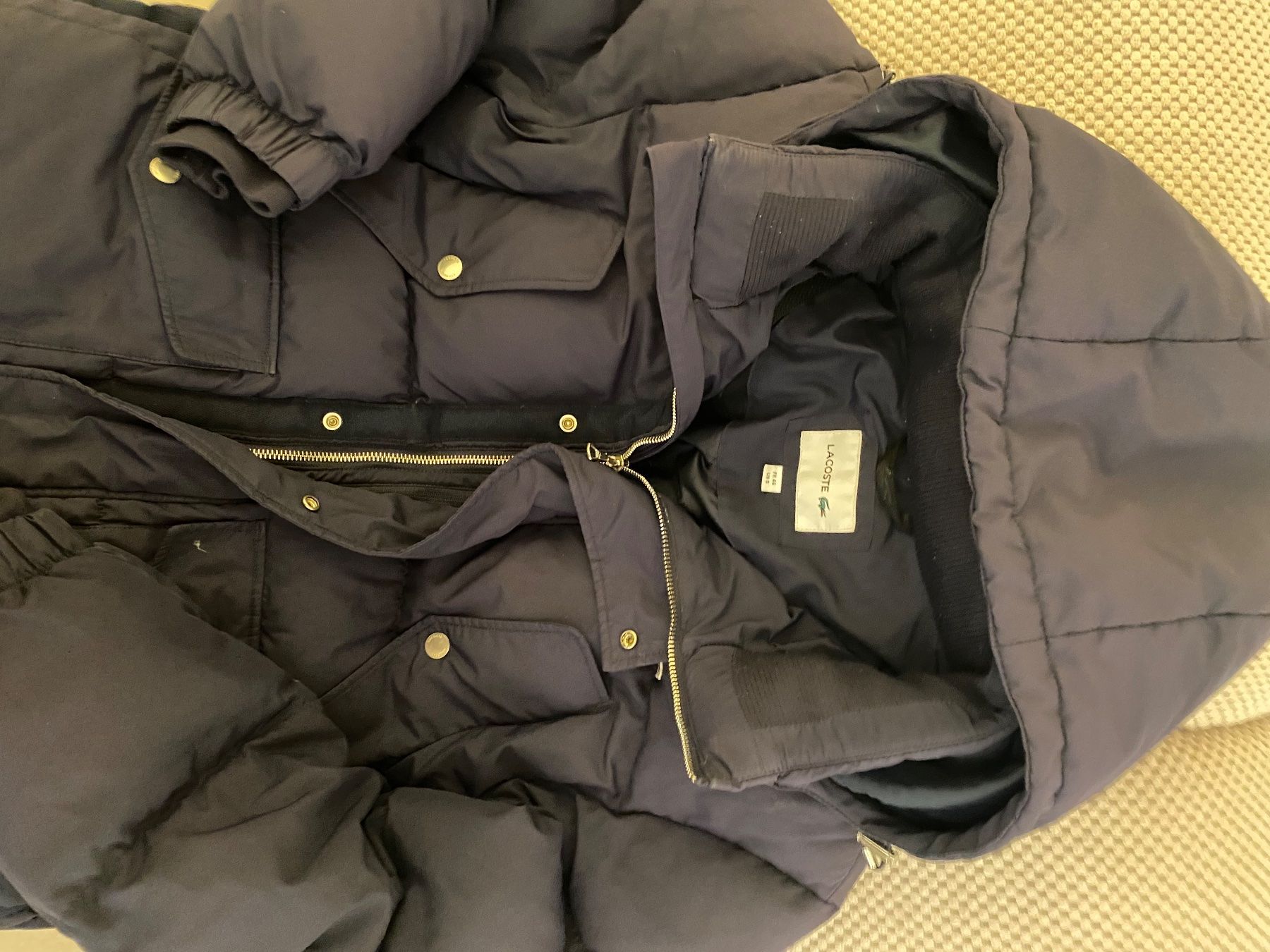 Lacoste Jacken: Lacoste Daunenjacke – Gebraucht aus Vetroz von gun_n8pp 1
