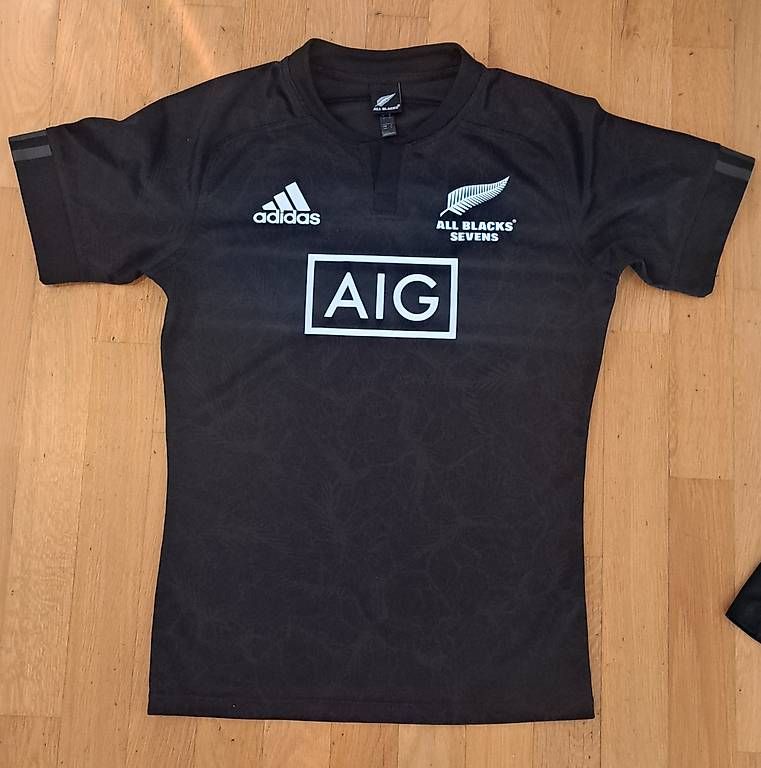 Canottiere & Pantaloni: All Blacks Trikot wie neu Gr.M – Usato da Brunnen venduto da Rodge