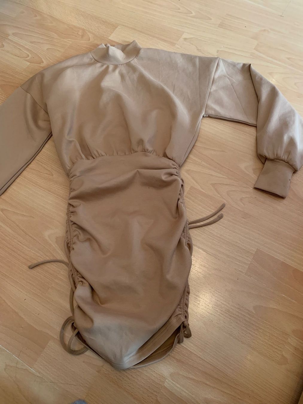 Vestiti: Jolie robe beige t. xs – Usato da MEYRIN venduto da Gwendo10