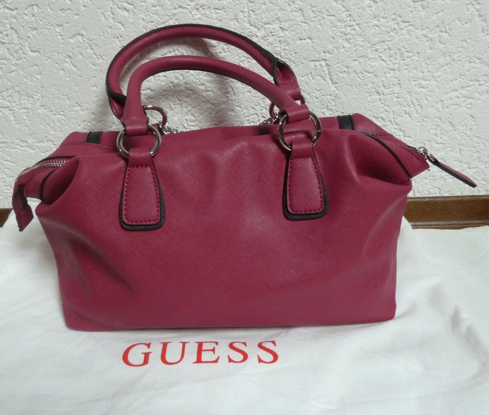 Guess Borse da donna: Authentische Guess-Handtasche. – Nuovo e nell'imballaggio originale da Lamboing venduto da Qtrica 2