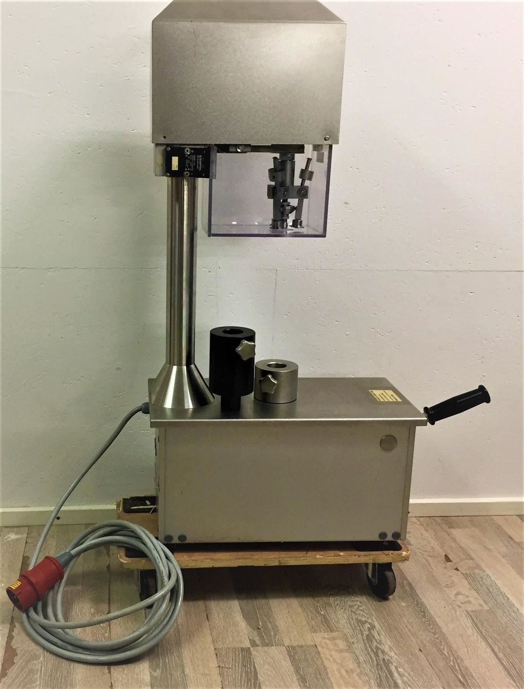 Accessori da laboratorio: B + S Verschliess Maschine – Usato da Niederdorf venduto da LeptonAG_Labor 1