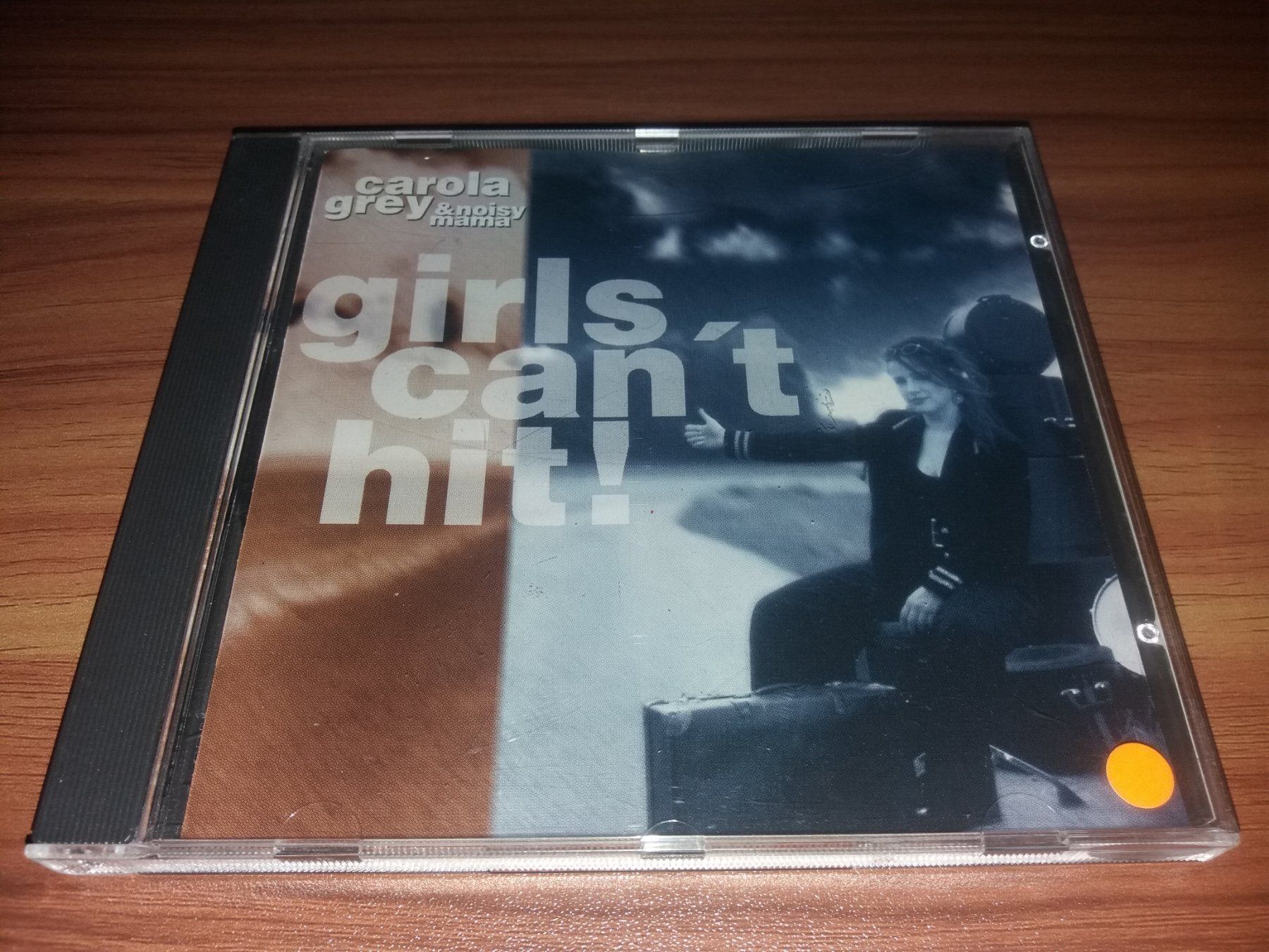 CDs: C.Grey & N.Mama - Girls Can't Hit, D3 – Gebraucht aus Sessa von discoverymedia