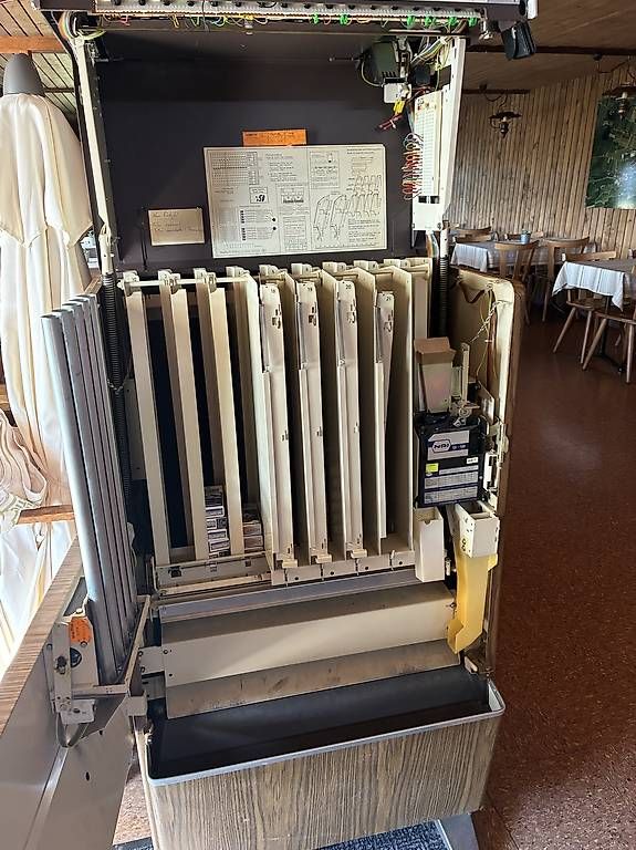 Sonstiges für die Gastronomie & Hotel: Zigarettenautomat Wurlitzer – Gebraucht aus Sursee von Andrea_57 1