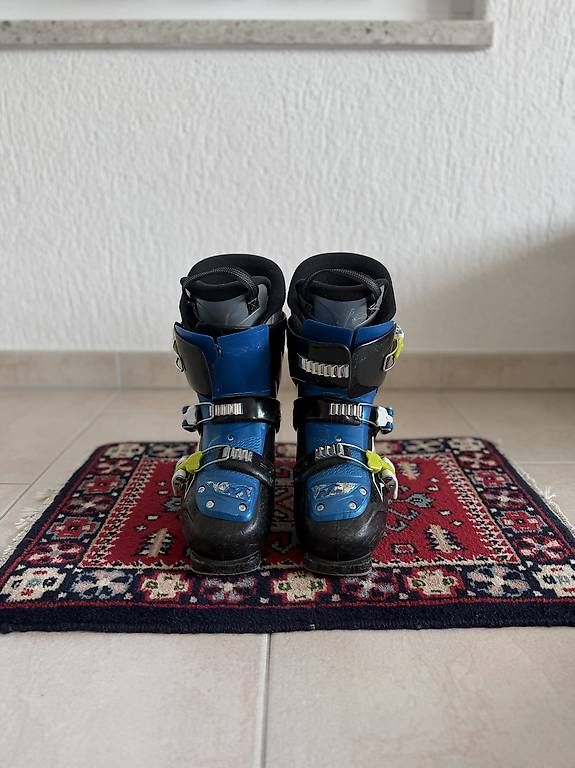 Nordica Scarpe per ragazzi: Skischuhe Gr.24.5 – Usato da Zufikon venduto da Ozumo