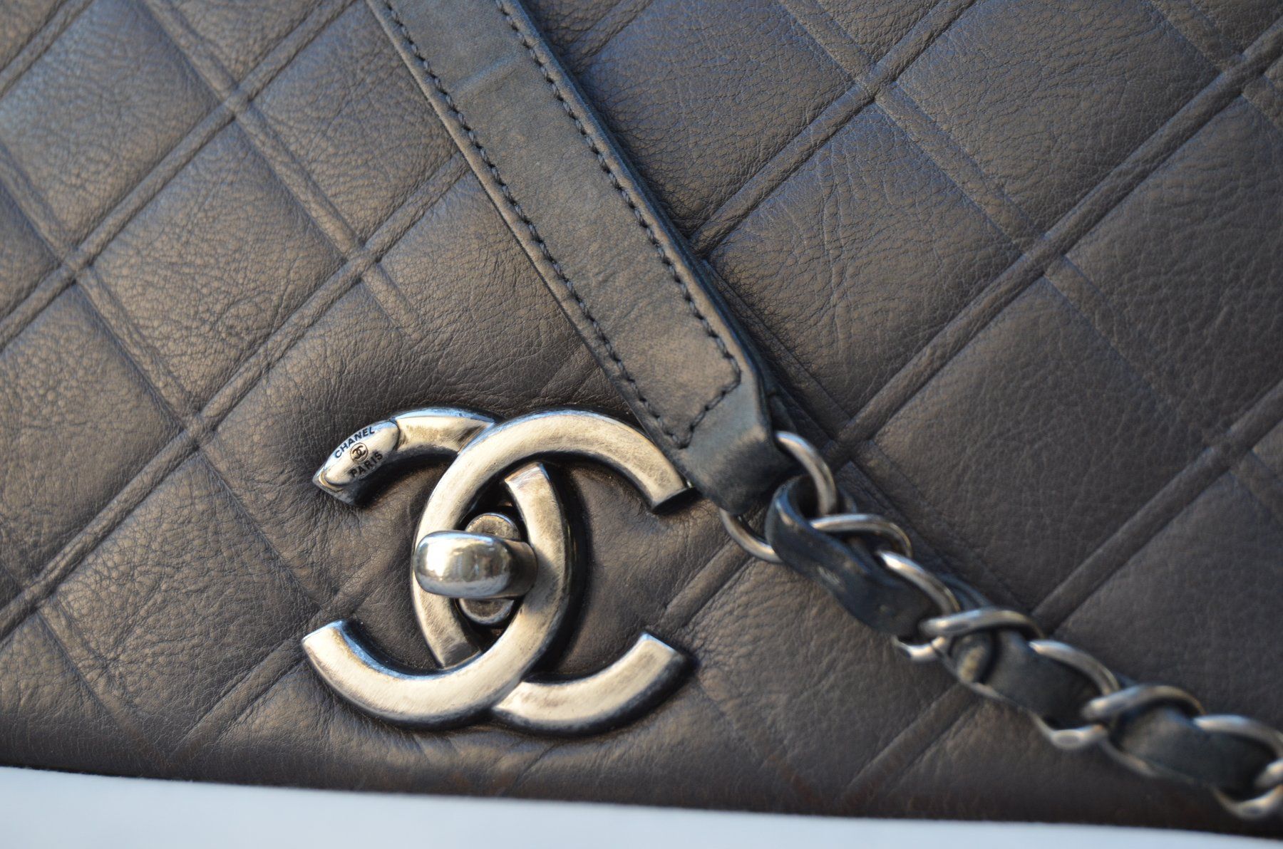 Chanel Taschen für Damen: Chanel Chic FlapTasche / sac – Gebraucht aus Collonges von Auganien 2