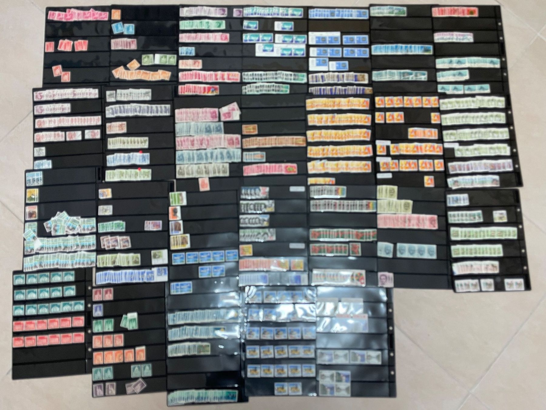 Tutti i francobolli: Classeur plein CH, 1,5 kg ! – Usato da Sonceboz-Sombeval venduto da Comment2 6