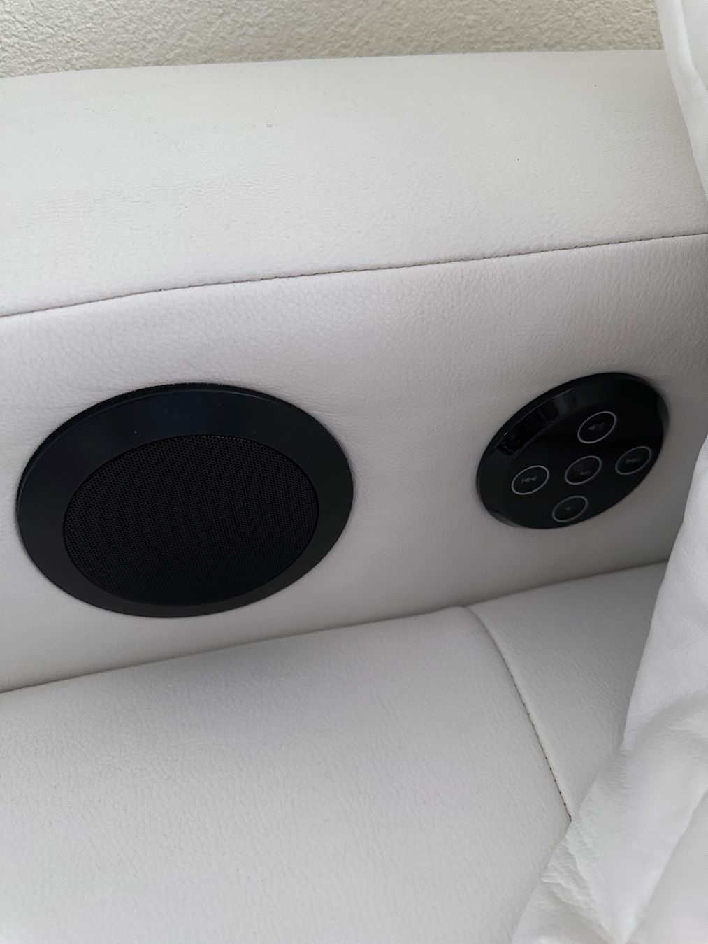Divani: Sofa mit LED und Musikbox integriert – Usato da Wangen b. Olten venduto da ble_q92b 3
