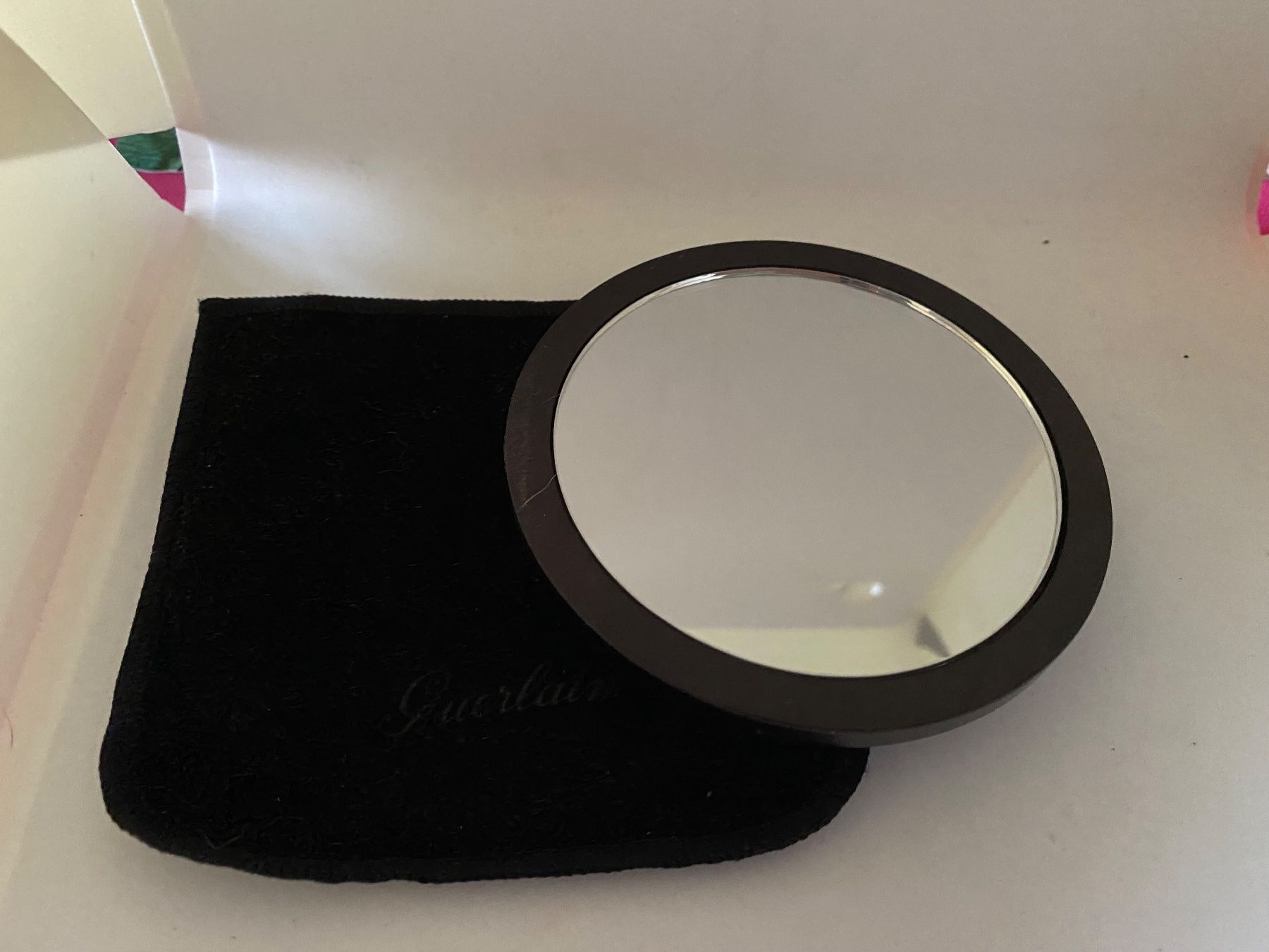 Guerlain Specchi: Miroir Guerlain dans étui velours noir – Nuovo e nell'imballaggio originale da Bouveret venduto da wes_7zll 1