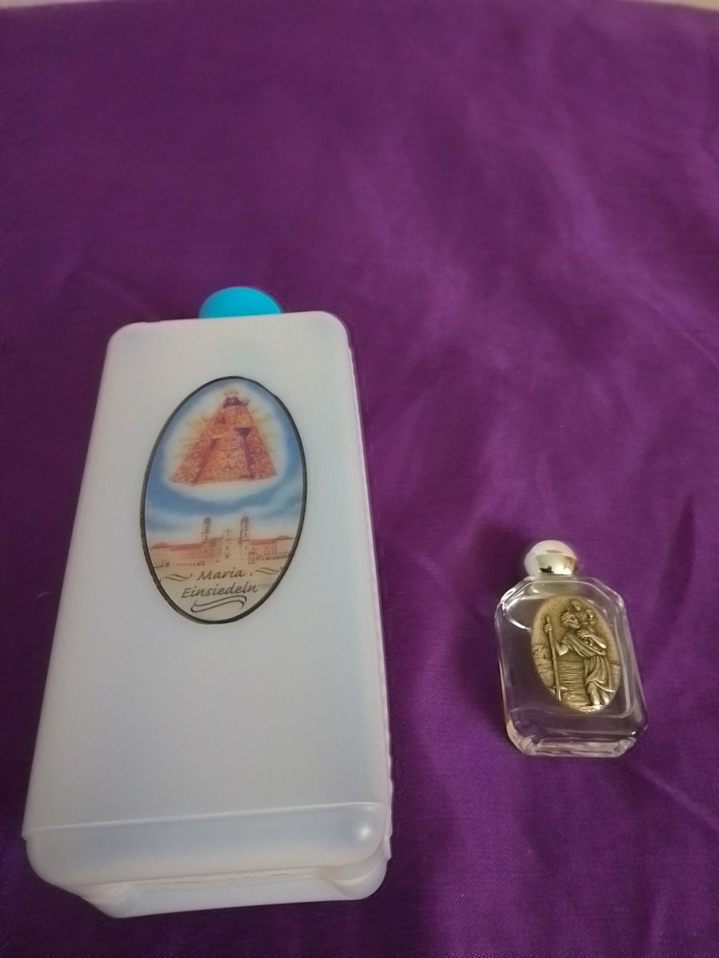 Autres vaisselles & verres: 2 Weihwasserfläschchen – D'occasion à Weinfelden par PaterPio1968