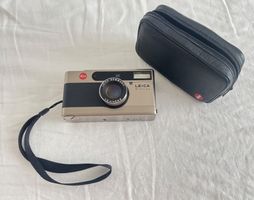 Leica Minilux Summarit 2.4/40mm mit original Lederhülle