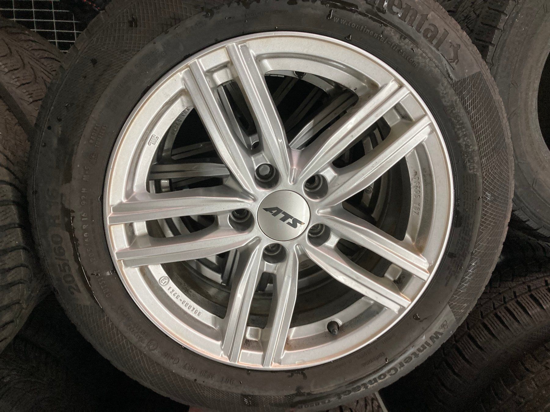 Audi Pneumatici & Ruote complete: Audi A4 Winterräder 205/60R16 – Usato da Cham venduto da WB2223 1