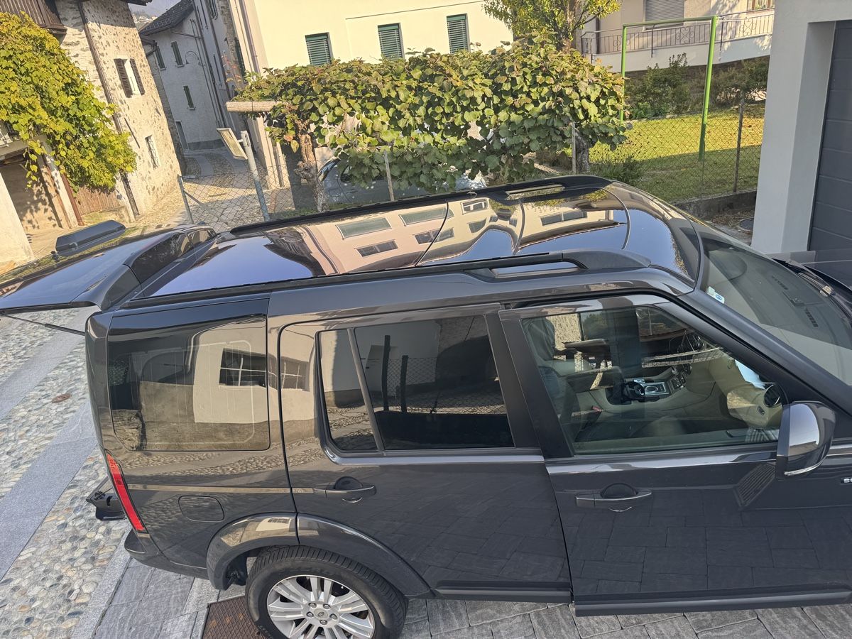 Land Rover Automobili: Land Rover Discovery 4, interni in pelle. – Usato da Losone venduto da Thao8 2