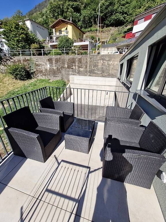 Poltrone: 4 Poltroncine e tavolino in rattan – Usato da Giubiasco venduto da acbelli 1