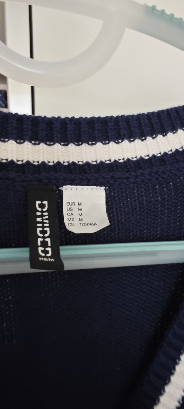 H&M Giacche: H&M Strickjacke College Stil, Gr. M, – Usato da Wädenswil venduto da macik 2