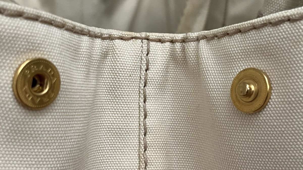 Prada Borse da donna: Prada Canvas Bag XL / beige – Usato da Basel venduto da marinaliane 3