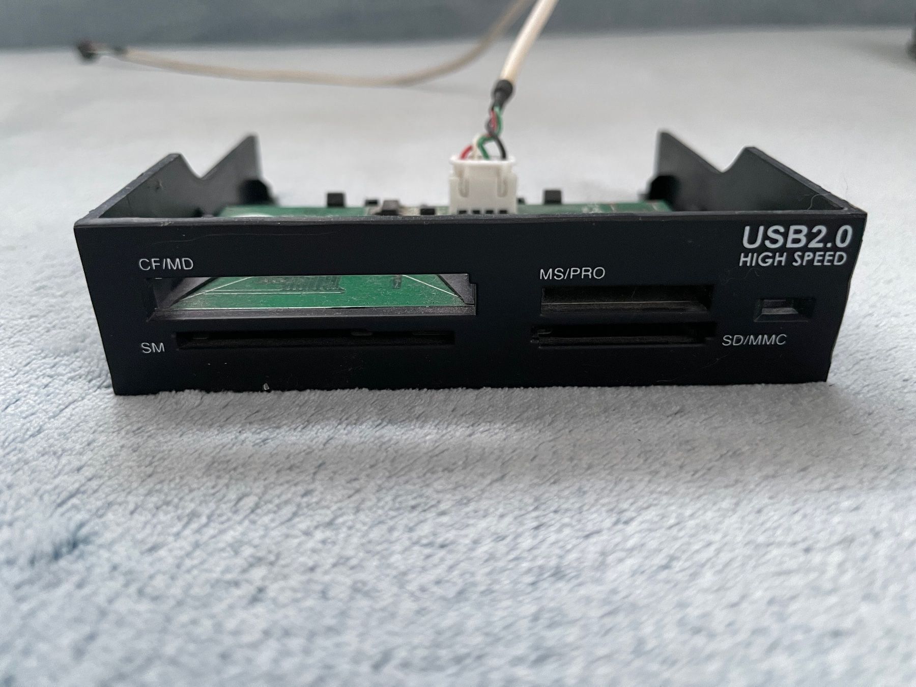 PCs: Multimedia Card Reader – D'occasion à MAGDEN par GoldenEagle2020