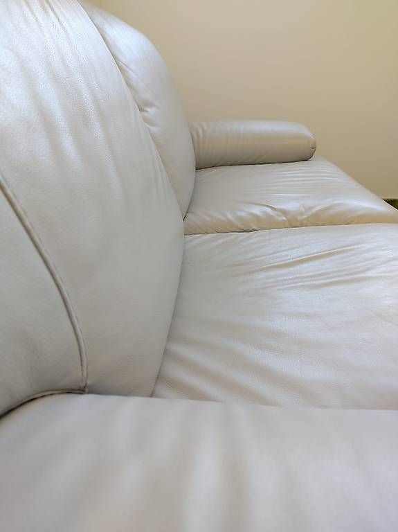 Sofas: 2er-Sofa, Echtleder, hellgrau – Gebraucht aus Salmsach von ric_yr9n 3