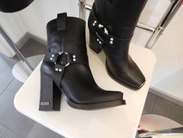 Super schöne GUESS Stiefeletten Gr. 35 schwarz  NEU