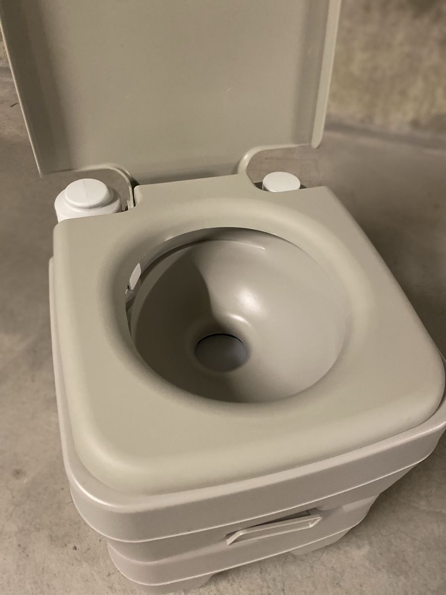 WC: Camping-Toilette mit Spühlung – Usato da Dübendorf venduto da mibue68 4