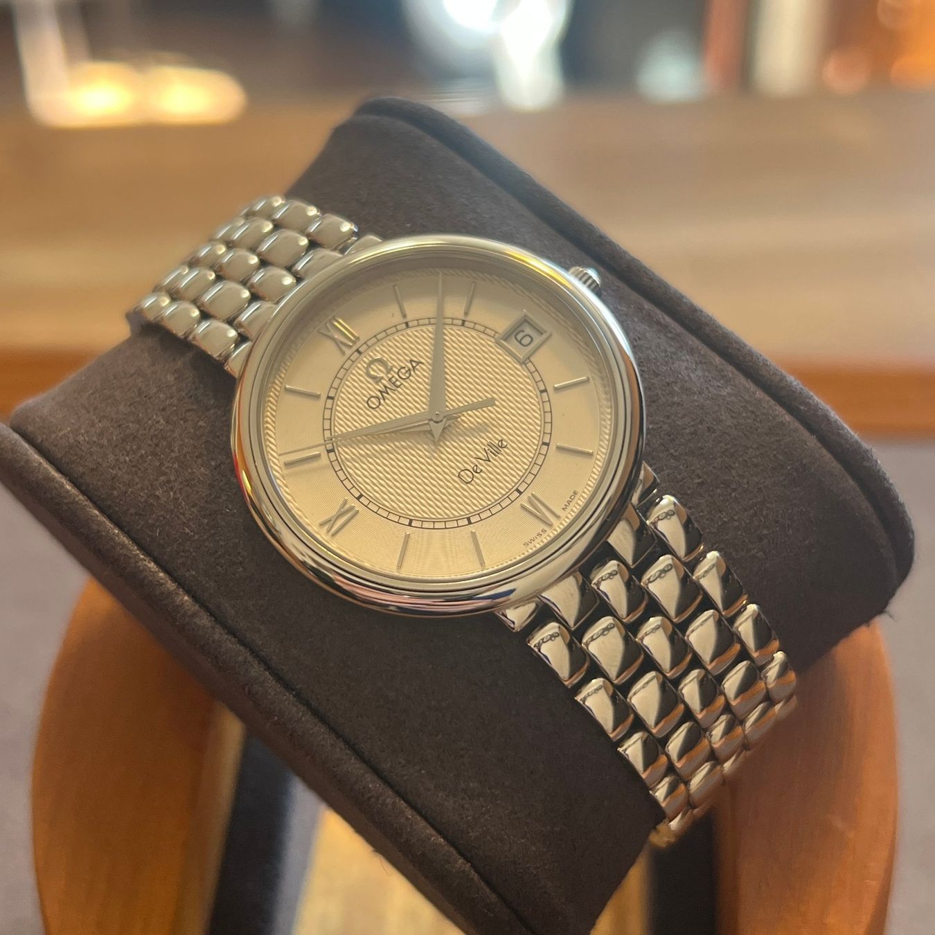 Omega Uhren: Omega De ville Silver Dial Quartz 396.2532 – Gebraucht aus Carouge GE von Watchaser 7