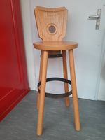 Barhocker aus Massivholz