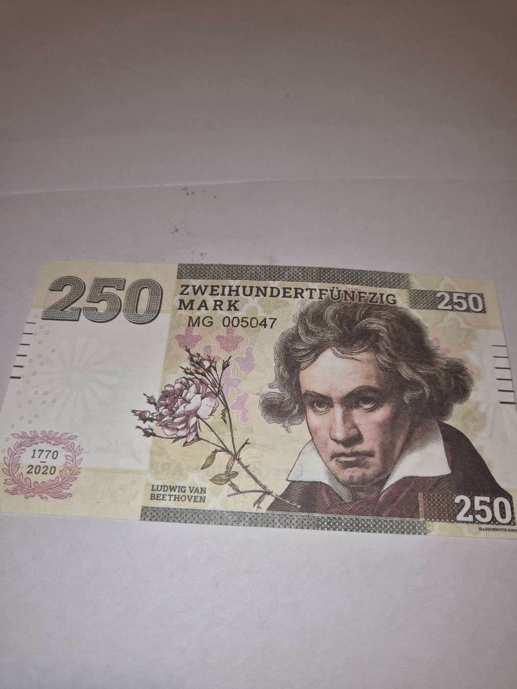 Billets de banque: Billet commémoratif Ludwig van Beethoven – Neuf (Voir description) à Senèdes par hen_fw8b