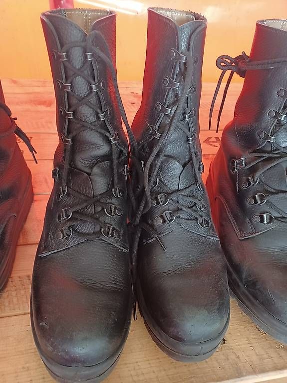 Schweizer Armee Scarpe da uomo: Leder Stiefel – Usato da kägiswil venduto da Waltiming1968 4