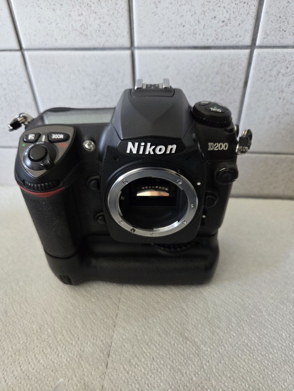 Nikon Fotocamera: Nikon D200 Spiegelreflexkamera Body  – Usato da Dietikon venduto da Allegra34
