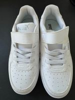 Puma enfant, taille 35, blanches, comme neuves!