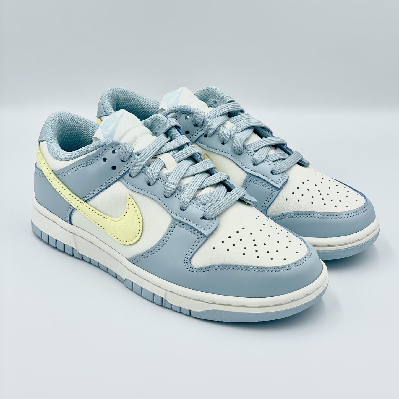 Nike Damenschuhe: Nike Dunk Low Light Blue Ocean Bliss EU 38 – Neu und originalverpackt aus Erlinsbach von sasneakers