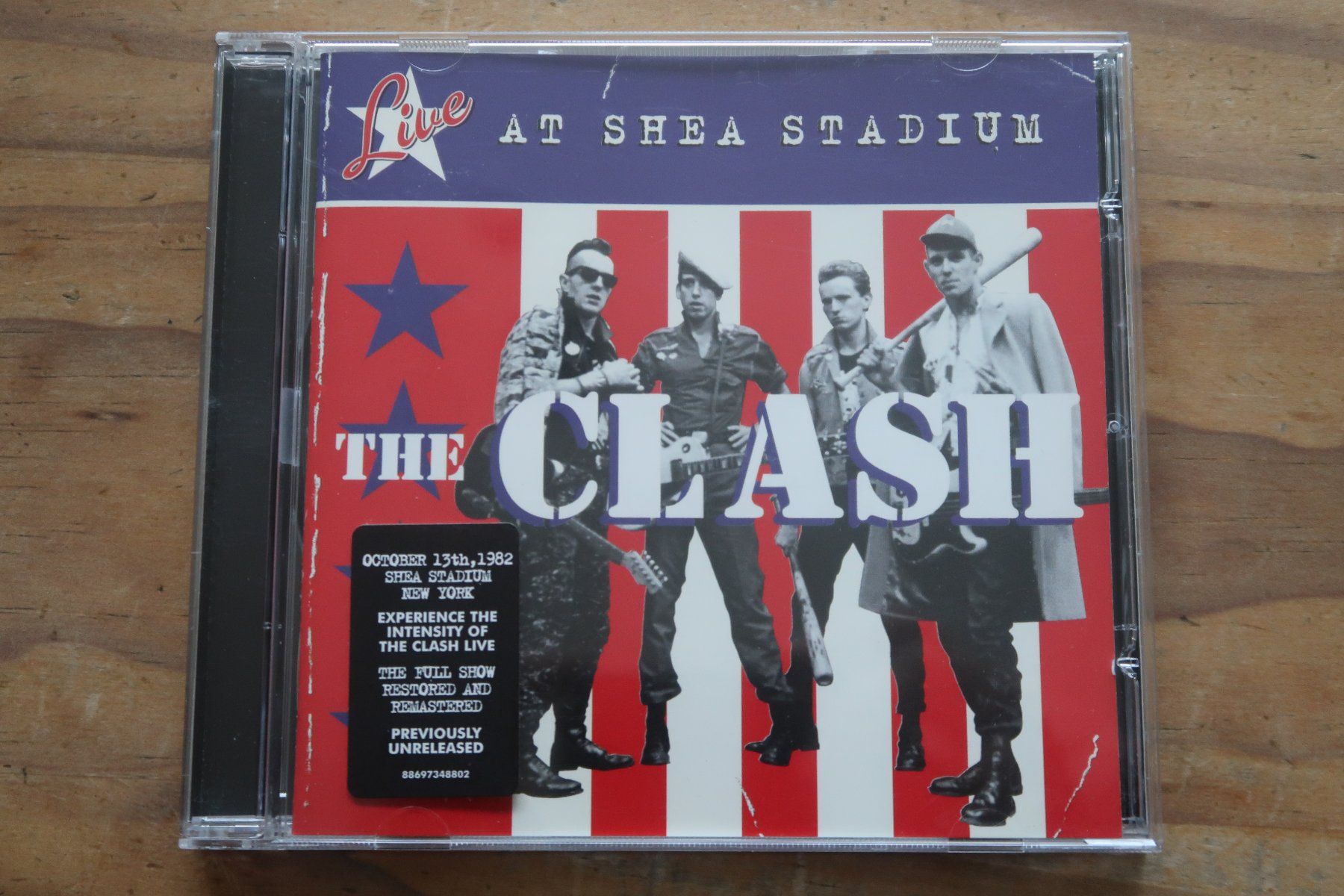 CD: THE CLASH - LIVE AT SHEA STADIUM - CD – Usato da Basel venduto da Patiscat