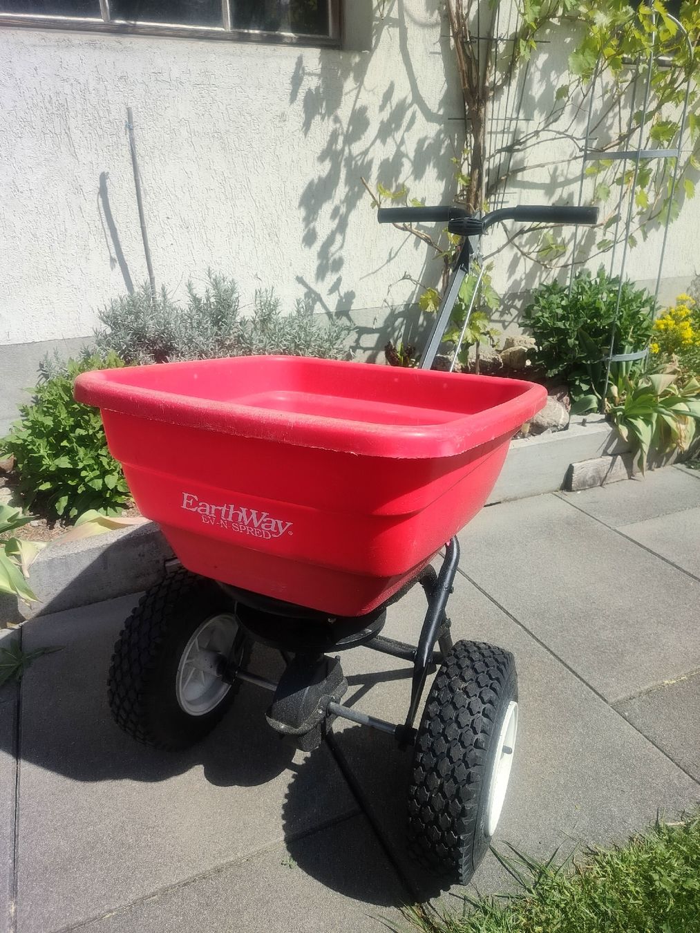 Sonstige Gartengeräte: Streuwagen Earthway Streuwagen – Gebraucht aus Reichenbach i.k. von Bcarlos 2