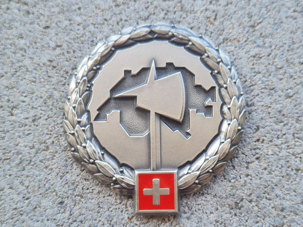 Schweizer Armee Uniformi: CH Armee / Abzeichen / Béret / Emblem / Armeetruppen – Usato da Safenwil venduto da Husqi2000