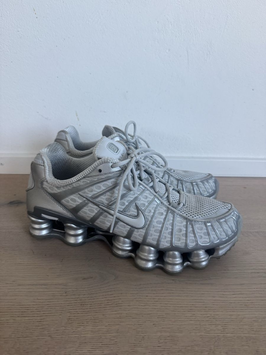 Nike Scarpe da uomo: Nike shox chrome 40.5 – Usato da Winterthur venduto da ali_t7d6 1