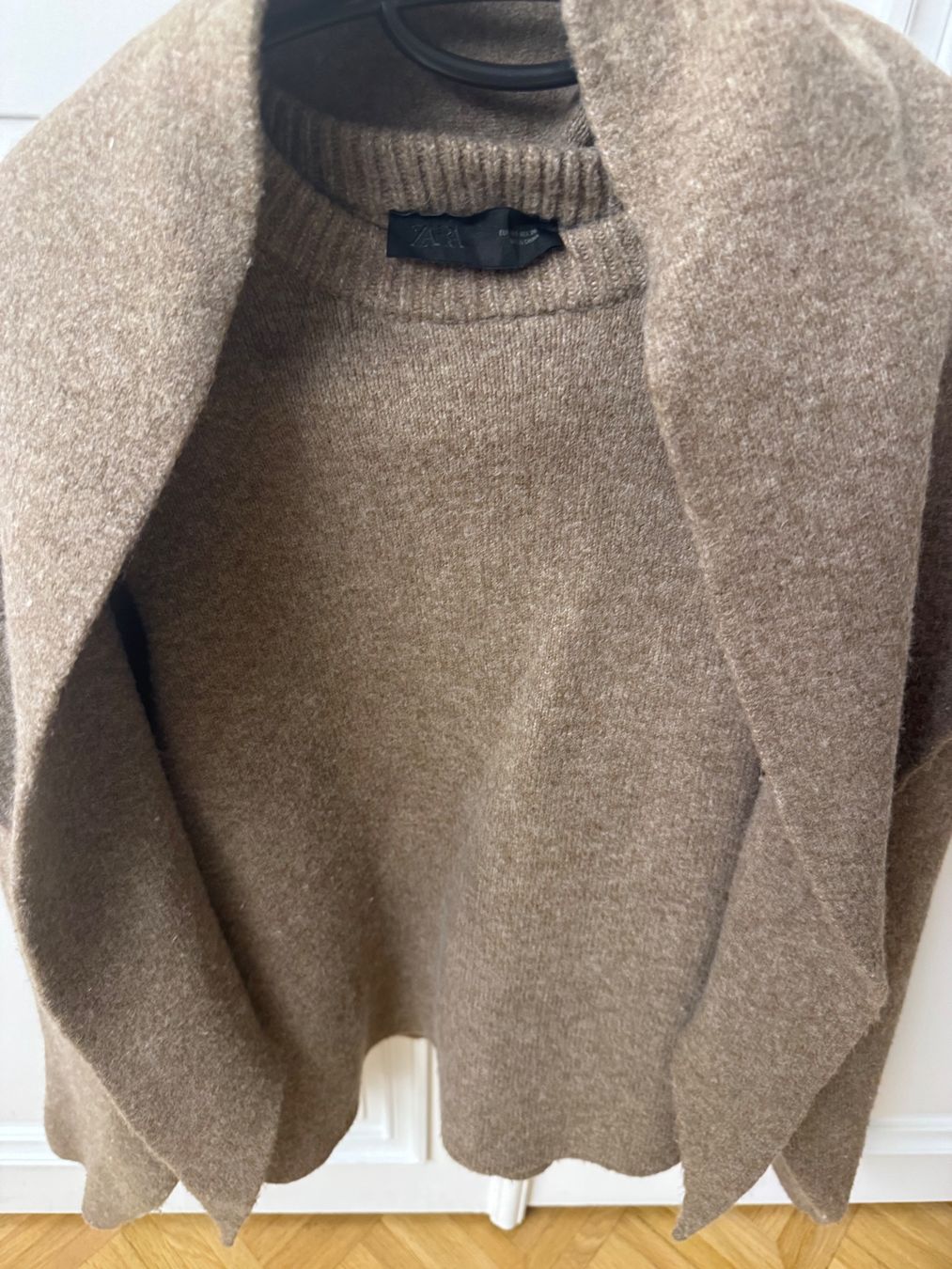 Zara Pullover & Sweatshirts: Pull Zara avec écharpe accrochée TS – Gebraucht aus Conches von chn_hgl6 4