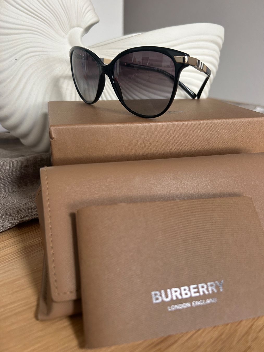 Burberry Occhiali & Lenti: Neue Burberry Sonnenbrille – Usato da Epsach venduto da has_s27w 1