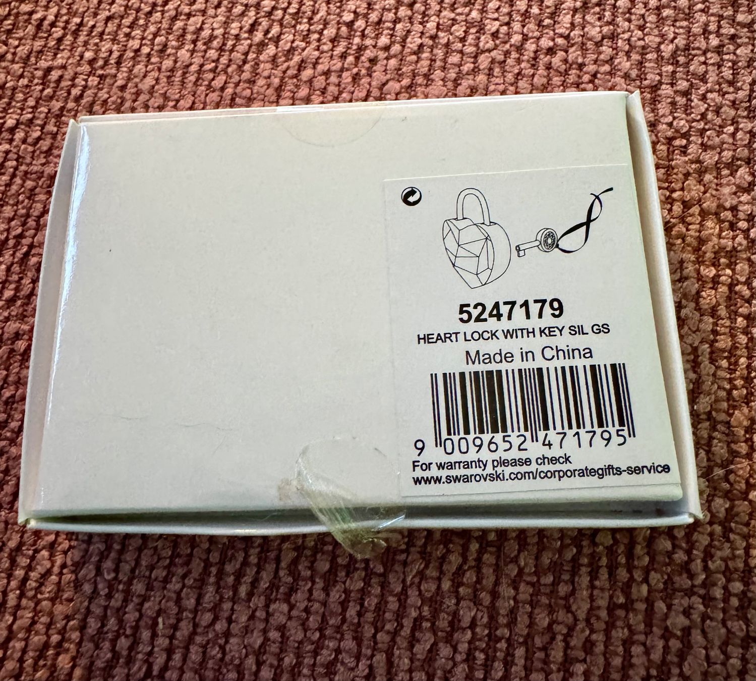 Swarovski Alle Dekorationen: Swarovski Crystal Lock & Heart – Neu und originalverpackt aus Thalwil von amy_pjw 3