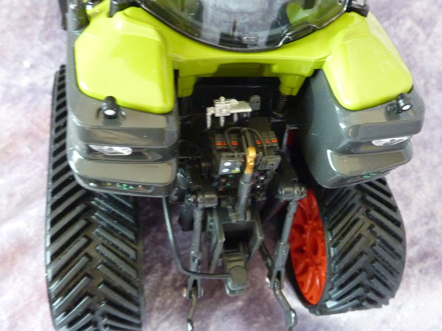 Wiking Kit di modellismo & Modellini statici: Raupentraktor Claas 930 Axion 1:32 – Nuovo (secondo la descrizione) da Dürrenäsch venduto da modellautos4you 5