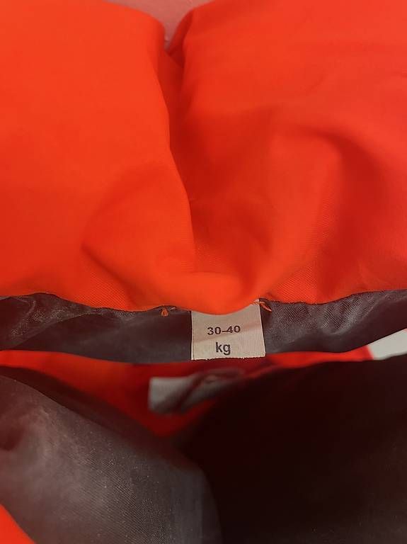 Schwimmwesten: Schwimmweste 30-40 Kg – Gebraucht aus Gränichen von Robei 1