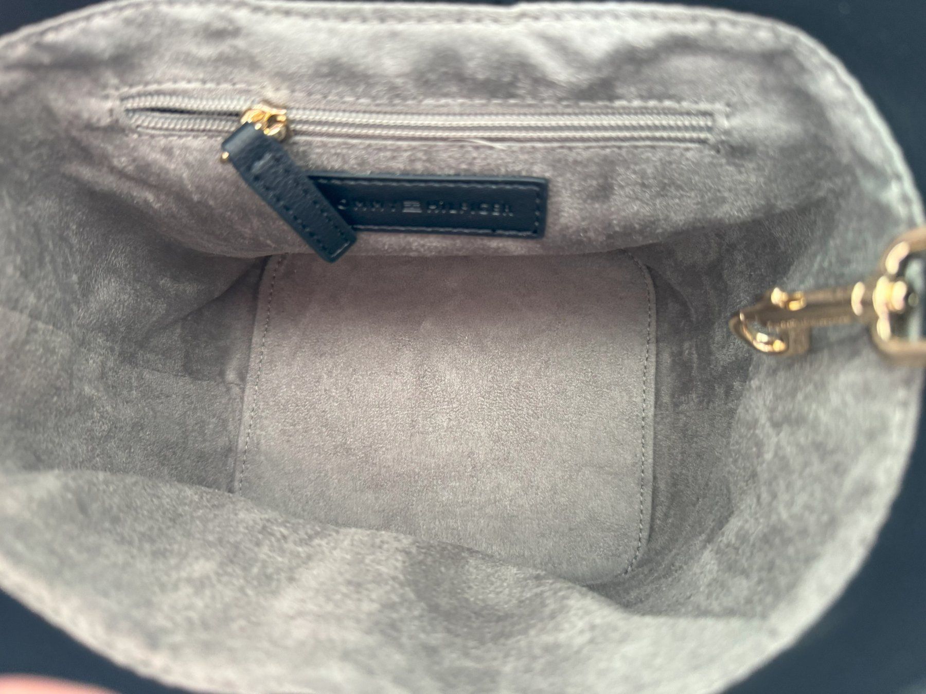 Tommy Hilfiger Borse: Tommy Hilfiger Beuteltasche dunkelblau – Usato da Muttenz venduto da einfach-schoen 1