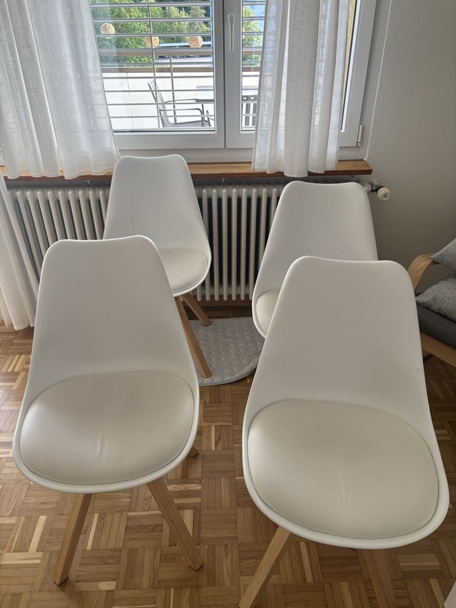 Chaises: Esszimmerstühle 4er Set weiss – D'occasion à Kollbrunn par ine_jxc6