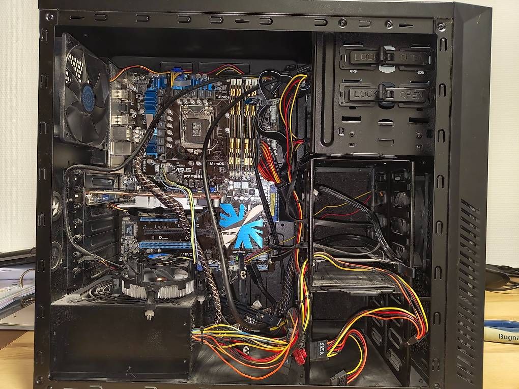 Custodie: Cooler Master PC Gehäuse – Usato da Zihlschlacht venduto da BazillusMaximus 1