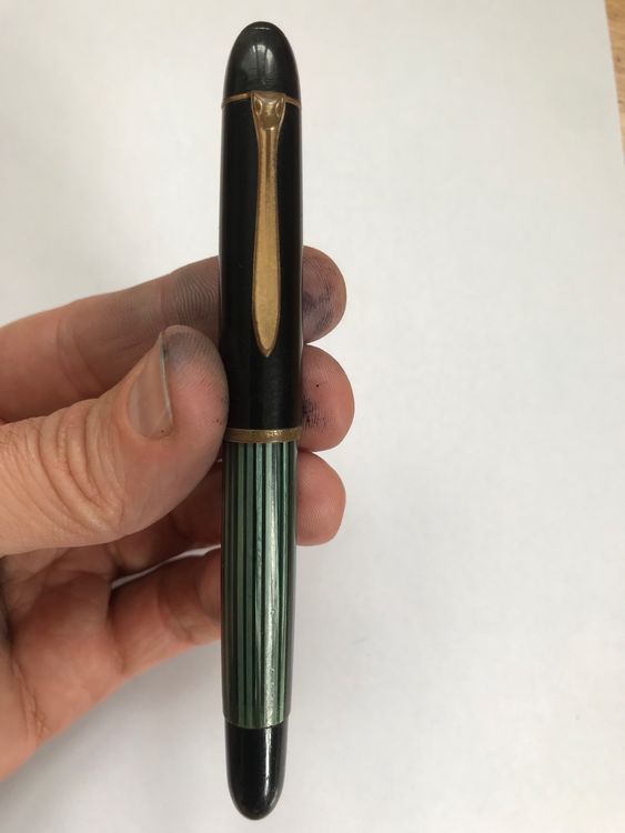 Pelikan 140 Kolbenfüller grün / schwarz 585 Goldfeder - KuSeRa