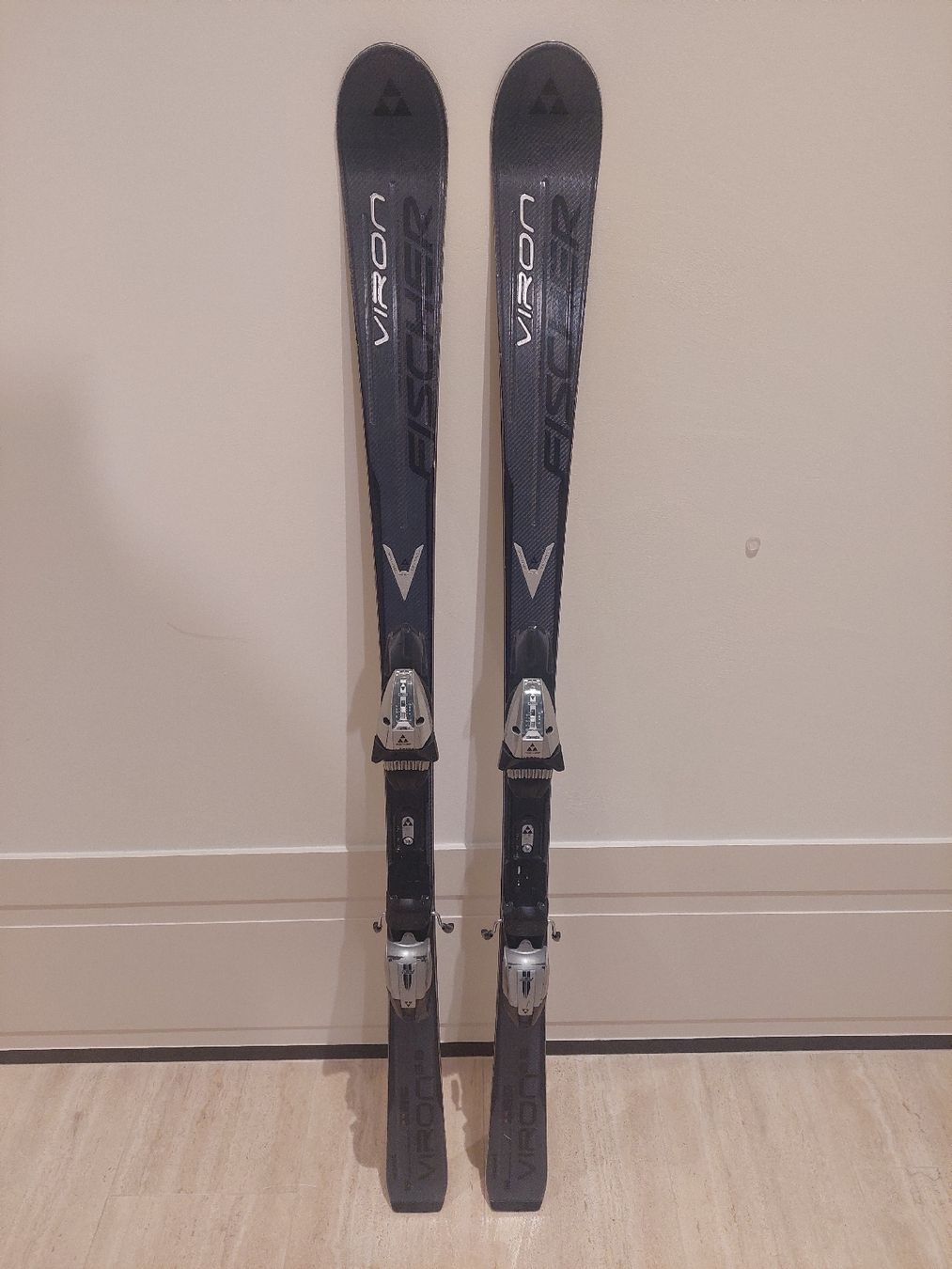 Fischer Sci: Fischer Viron 8.8 Ski, 160cm – Usato da St. Moritz venduto da psina20