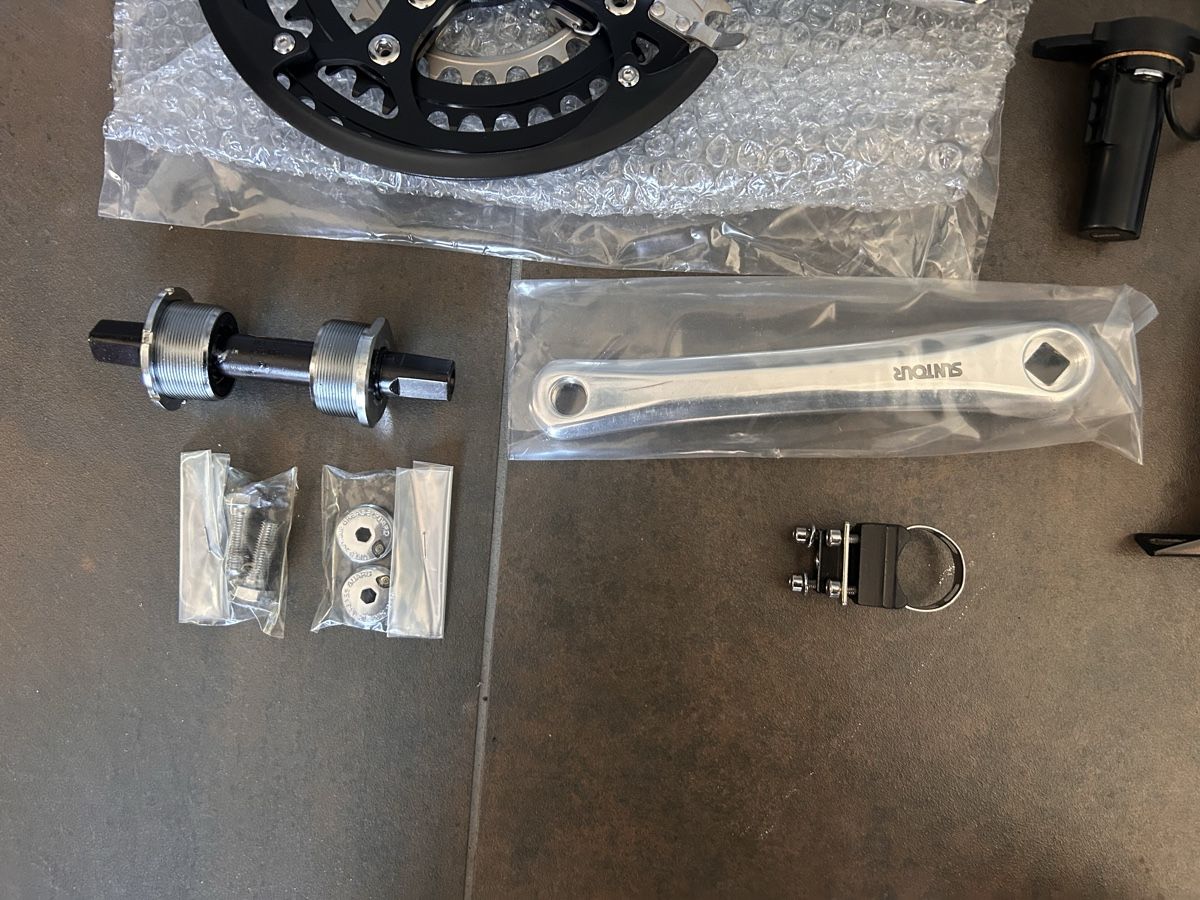 Pezzi di ricambio: Vintage Suntour Automatic Transmission System Kurbelgarnitur – Nuovo (secondo la descrizione) da Root venduto da Sajo_04 2